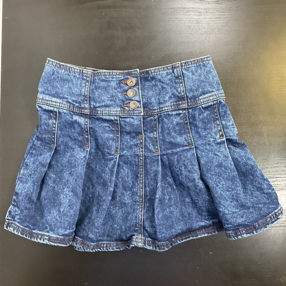 Pleated Denim Mini Skirt S 90s Y2K Inspired Stretch Acid Wash Academia 3-Button